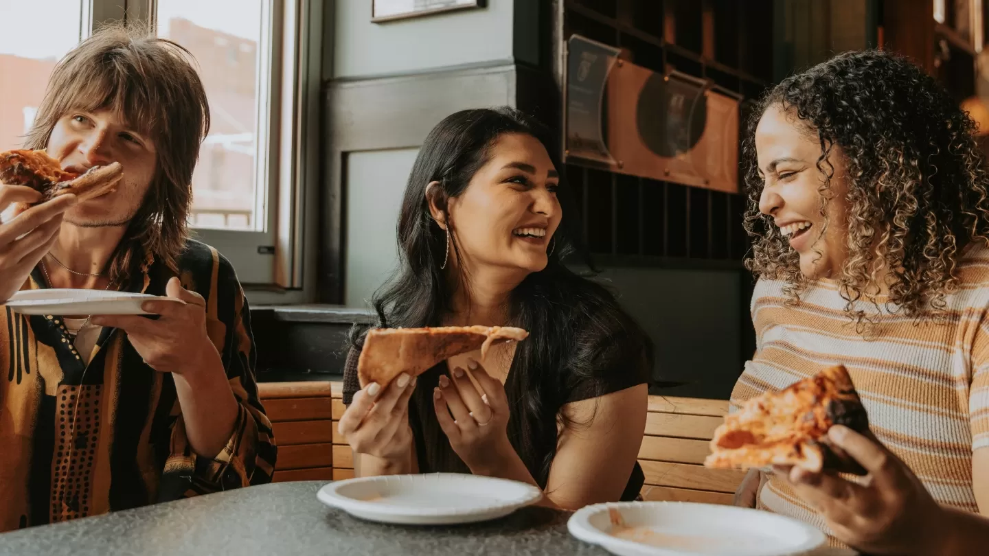 Arte digital sobre As Melhores Pizzas com Muito Recheio em Curitiba: Descubra os Sabores!