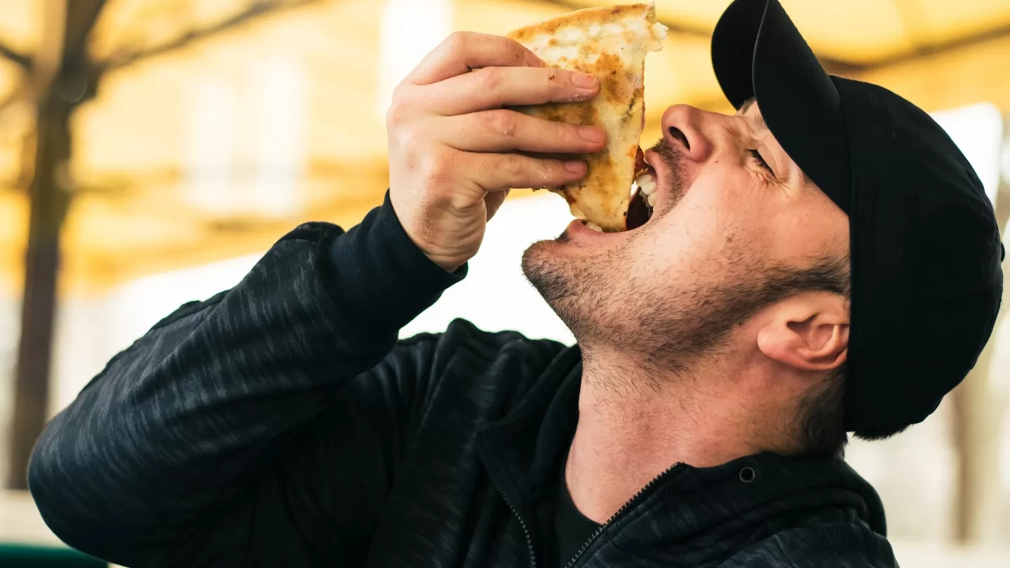 Arte digital sobre Descubra os Deliciosos Sabores Clássicos da Pizzaria em Curitiba